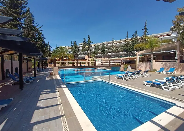 Blue & Yellow Penthouse With Terrace At Balaia Mar